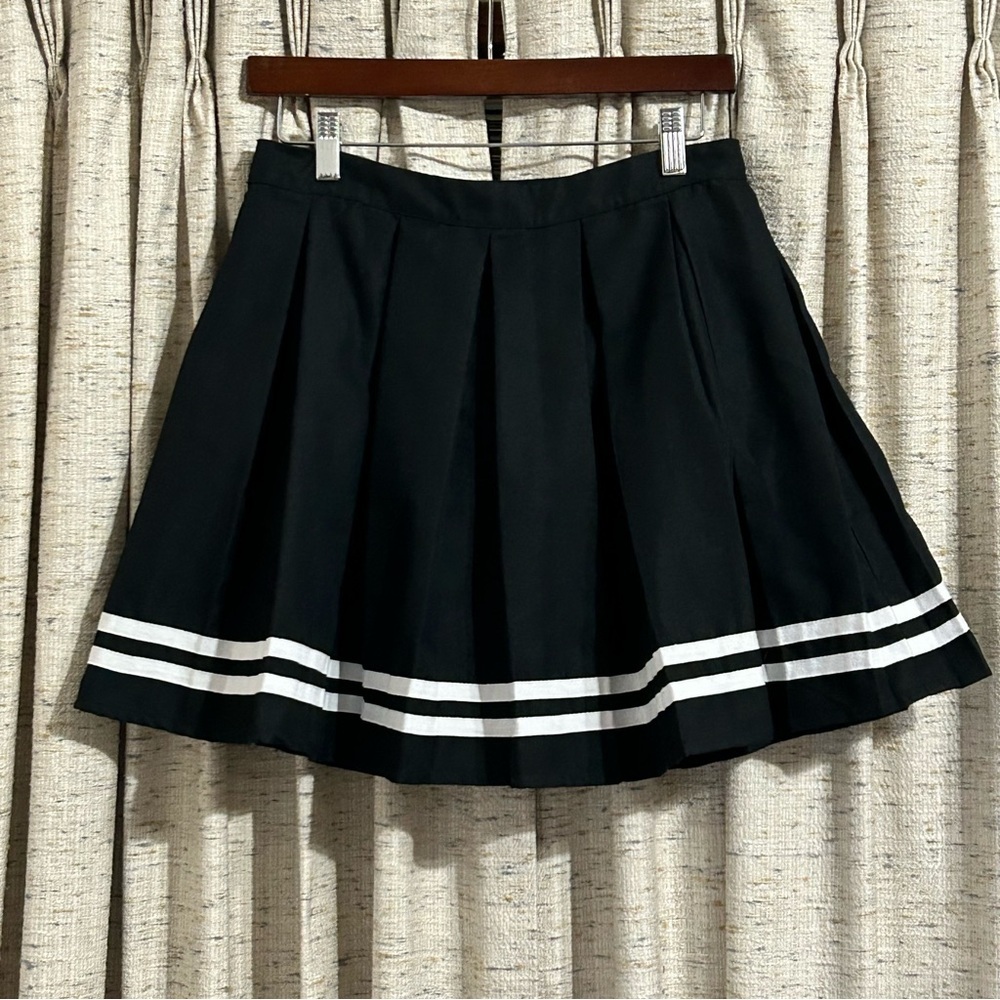 Hot Topic Black Pleated Cheer Skirt